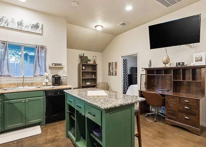 Worth Getaway - Stylish Garage Near Attractions Fort Worth