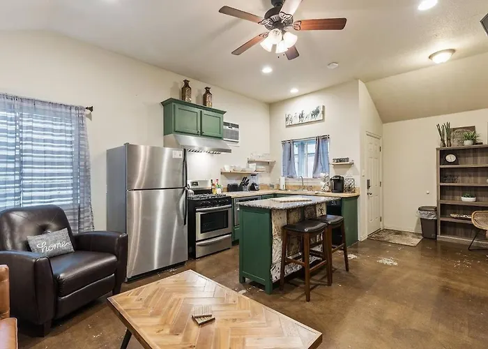 Apartment Worth Getaway - Stylish Garage Near Attractions Fort Worth